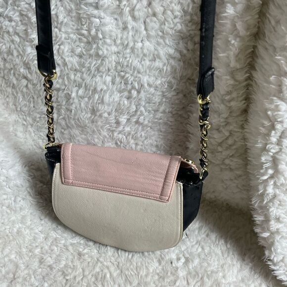 Betsey Johnson tricolor Crossbody bag Pink,beige & Black gold tone hearts accent - Picture 5 of 15